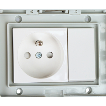 GNIAZDO NATYNKOWE POJEDYNCZE Z ŁĄCZNIKIEM ATLO-S1IP5-SW 220 ... 240 V 10 A ATLO